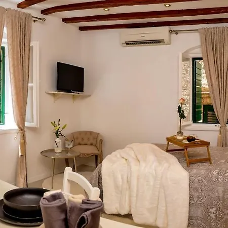 Charming Old Town Pjaca *