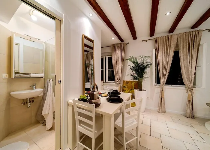 Διαμέρισμα Charming Old Town Pjaca