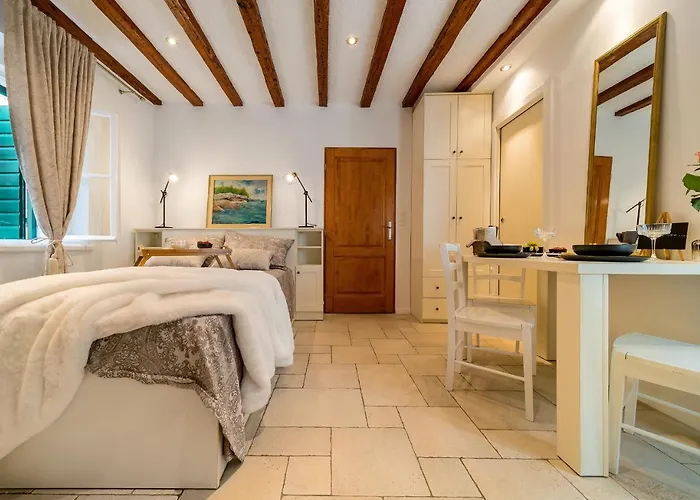 Charming Old Town Pjaca *