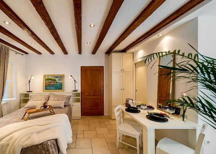 Charming Old Town Pjaca *