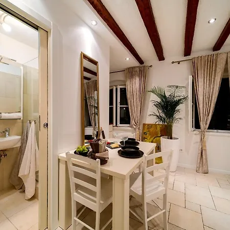 Apartment Charming Old Town Pjaca