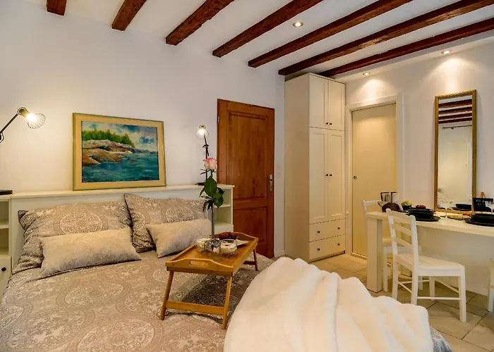 Charming Old Town Pjaca Lejlighed